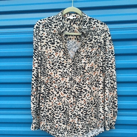 beachlunchlounge Tops - Beach Lunch Lounge long sleeve button up blouse animal print